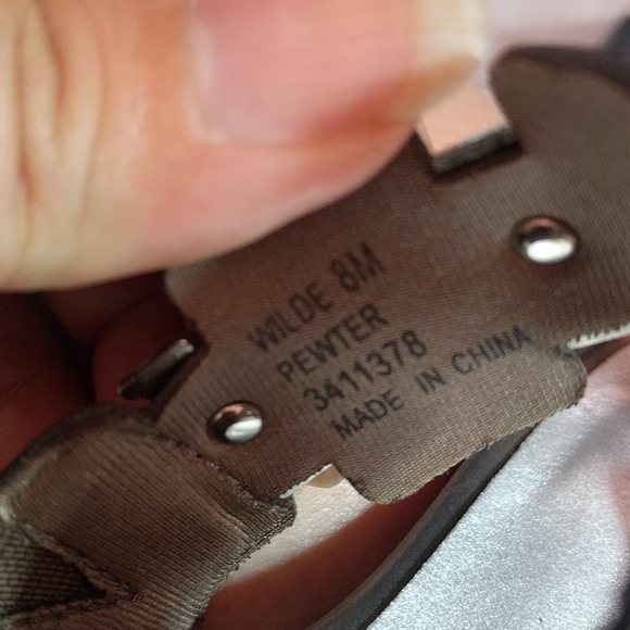 🌸🍀 Beautiful metallic sandals by Coach and Four - Picture 10 of 10